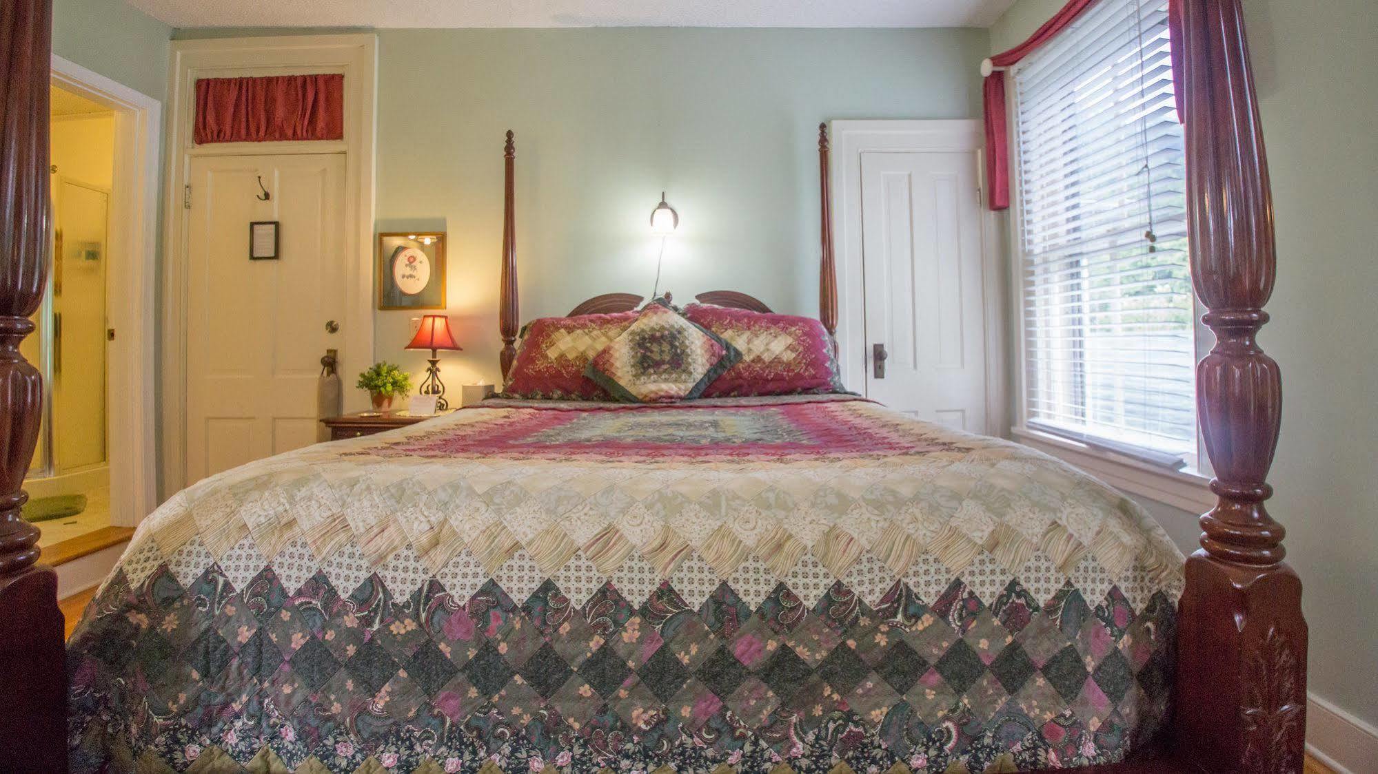 Lovingston Orchard House B&B מראה חיצוני תמונה